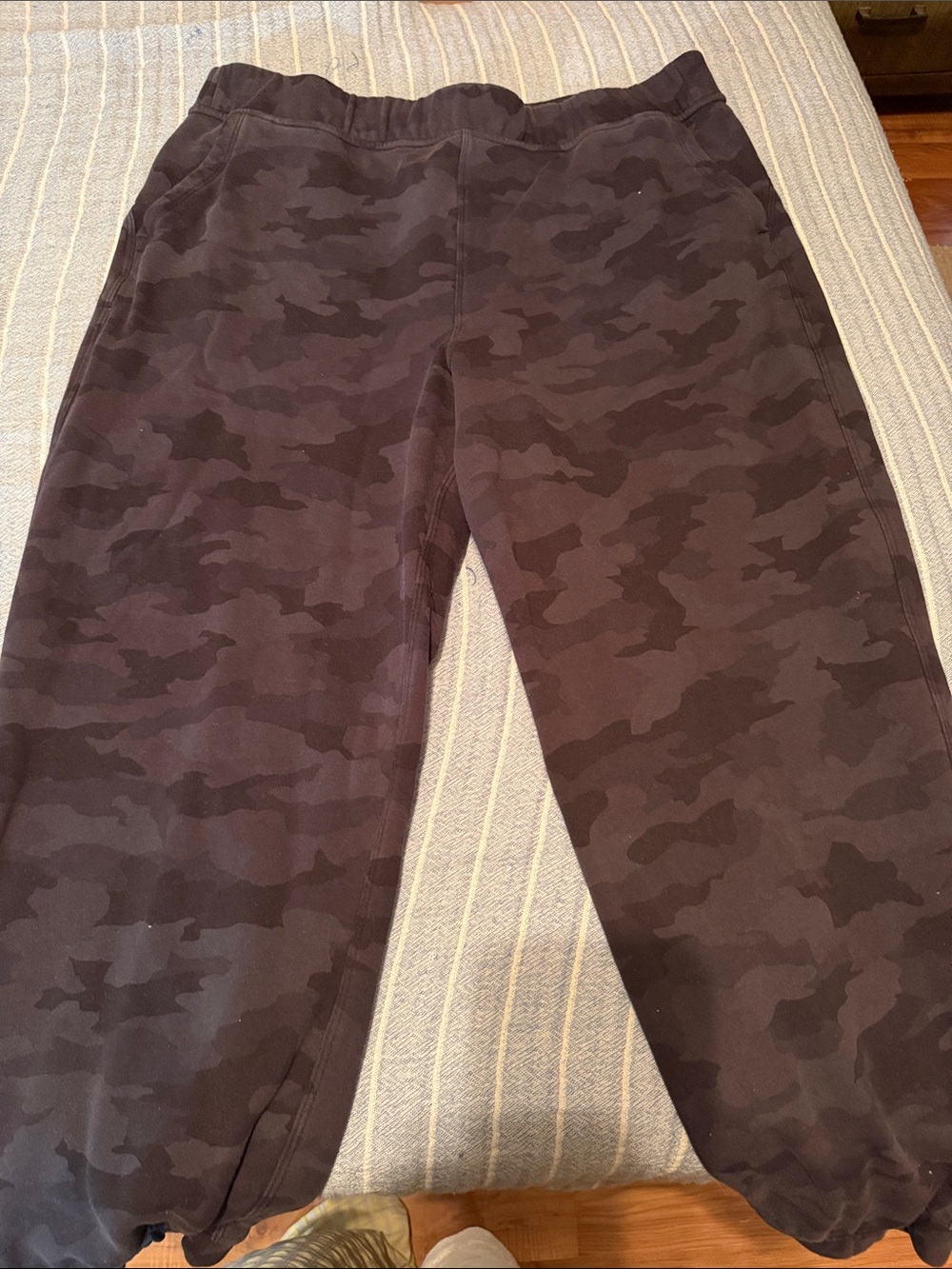 Men's Camouflage Sweatpants - Black Camo